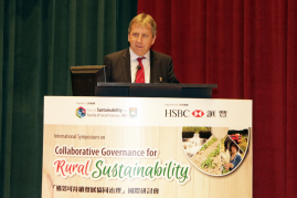Professor Peter Mathieson, President and Vice-Chancellor, HKU, announces that Sustainable Lai Chi Wo programme is the first and the only selected case from Hong Kong for inclusion in the Solutions Database of Equator Initiative of the United Nations Development Programme (UNDP).