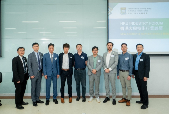 Group photo with the Forum’s panellists: (middle) Dr Gao Xuefeng, Chief Scientist of Hipower Technology; (forth from right) Prof Chen Guanhua, Professor of Chemistry, HKU and Managing Director, HK Quantum AI Lab; (third from right) Mr Adam Leishman, CEO of Bravo Holdings.