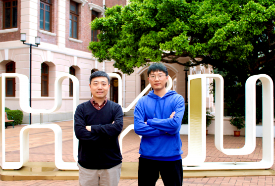 Figure 1. HKU biologists unlock the secrets of epigenetic inheritance. The key members of the research team at HKU include Professor Yuanliang Zhai (left) and PhD student Yuan Gao (right).
 