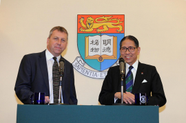 香港大學校務委員會主席梁智鴻醫生認為，馬斐森教授具備校務委員會訂下五個遴選準則所要求的條件，對他被任命為香港大學第十五任校長表示高興。