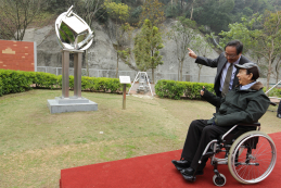 HKU unveils sculpture in recognition of Dr Stanley Ho