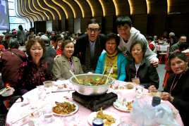 2.  Basin meals with 300 elderly citizens from Kwun Lung Lau in the College (Professor Gabriel Leung, Master of Chi Sun College)