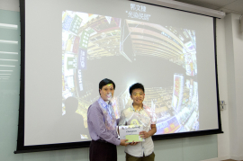 From left to right: Robert Leung, Kwok Man Tai