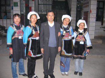 Professor Leung with Shui Ethnic Minority teachers in a school in Guizhou.He visited the school to observe mathematics teaching in the Shui minority, so as to prepare for his research on mathematics education of ethnic minorities.