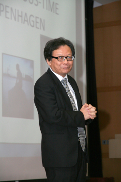 理學院統計及精算學系系主任李偉強教授