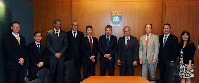 (From left) HKU representatives: Associate Professor Bayden Russell, SWIMS; Professor Bennett Yim, Acting Dean, Faculty of Business and Economics; Professor Derek Collins, Dean, Faculty of Arts; Professor Matthew Evans, Dean, Faculty of Science; Professor W John Kao, Vice-President and Pro-Vice-Chancellor (Global); Professor Peter Mathieson, President and Vice-Chancellor; and UChicago representatives: Professor Robert J. Zimmer, President; Professor Hunt Willard, President and Director, MBL; Dr Michael Kulma, Associate Vice President for Global Engagement; Kitty Chong, Deputy Director, UChicago Center in Hong Kong.