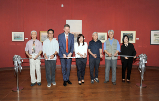 (From left) Ribbon-cutting ceremony by donor of Maytin Kan’s work Kan Mi Ki, Associate Professor of HKU Faculty of Architecture Wallace Chang Ping Hung, UMAG Director Florian Knothe, UMAG Associate Curator Fongfong Chen, participating artist Chan Chiu Lung, participating artist Luk Kwok Yuen and participating artist Poon Suk Chun.