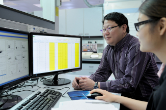 Professor Kenneth Leung analysing the experimental data.