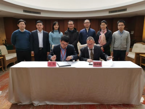 港大太空研究實驗室訪問團於上海航天技術研究院簽署諒解備忘錄。
