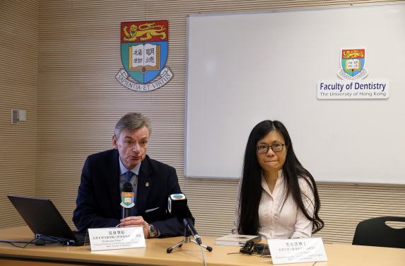 Chinical Professor Peter Thomson and Research Associate Dr Choi Siu-wai, Oral & Maxillofacial Surgery, Faculty of Dentistry, HKU
