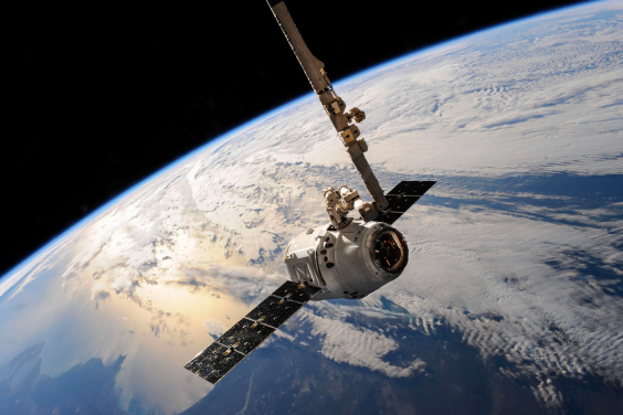 環球太空產業在過去十年發展蓬勃，圖為NASA 的Space X衛星；相片來源：NASA。