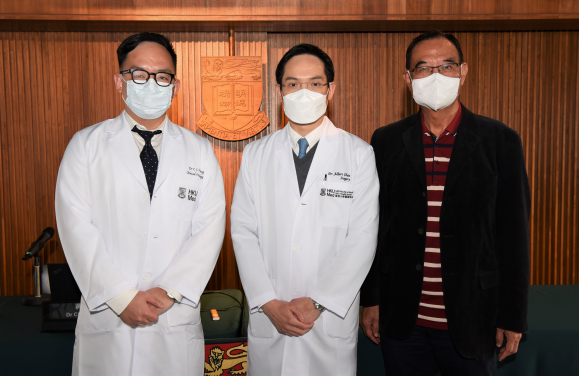 A research team from HKUMed discovers a new treatment strategy for locally advanced liver cancer by 'Reduce and Remove' that nearly 50% of patients can be cured through such an innovative approach. <p>The study is led by (from left): Dr Chiang Chi-leung and Professor Albert Chan Chi-yan. (Right) patient Mr Wan Ying-keung.
 