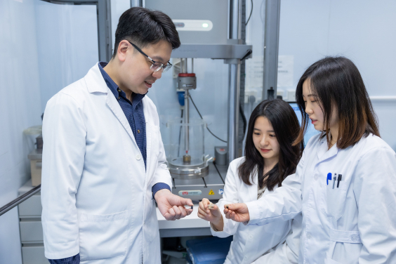 Research team members (from left), Dr James Tsoi, Ms Yanning Chen and Ms Xuedong Bai