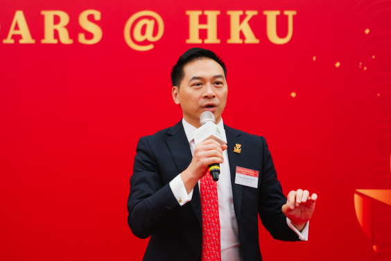 港大學生事務長楊偉國教授向嘉賓、教職員及學生致意，並感謝大學各學院及部門同事對學生的支持。