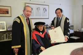 HKU Pro-Chancellor Dr David Li Kwok Po and Vice-Chancellor Professor Lap-Chee Tsui present the Doctor of Laws honoris causa certificate to Dr Patrick Yu at his home on March 17