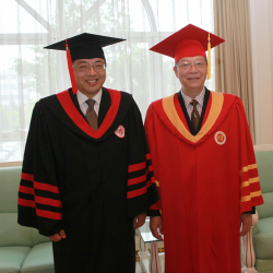 Professor Lap-Chee Tsui and Fudan University President Professor Yang Yuliang