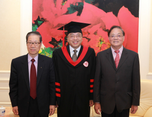 Professor Lap-Chee Tsui and former presidents of Fudan University Professor Yang Fujia (left) and Professor Wang Shenghong (right)